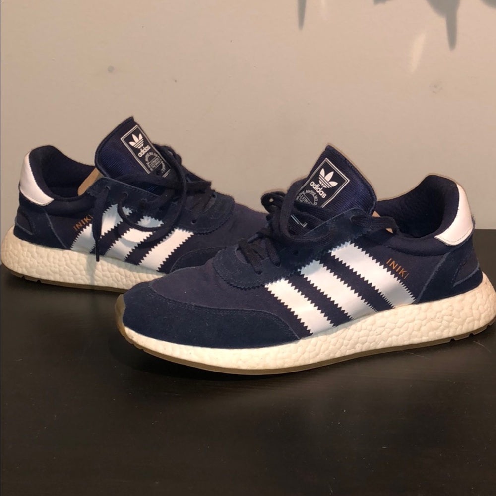 Adidas iniki